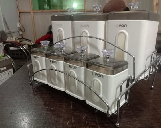 Livon Spice Jar Set 8-Pcs with Steel Stand!