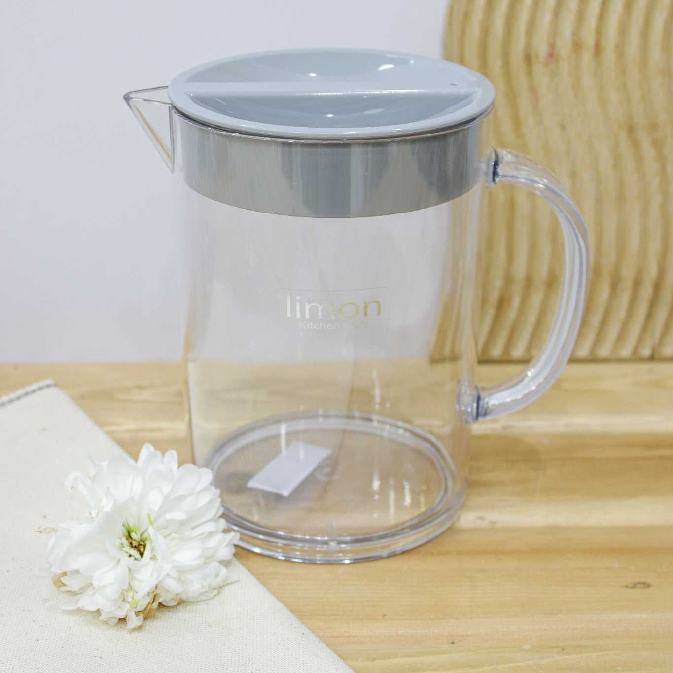Limon Acrylic Round Jug 1.5-L!