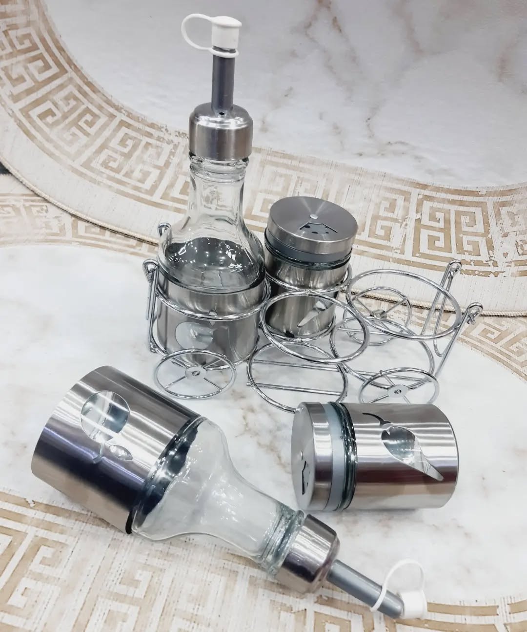 ZIBA Circa Set 5 Pcs (2-Sauce Bottles, 2-Shaker & Stand)