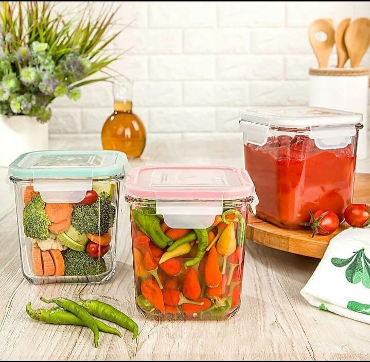 Limon Square Glass Container Four Lock (860-ml)