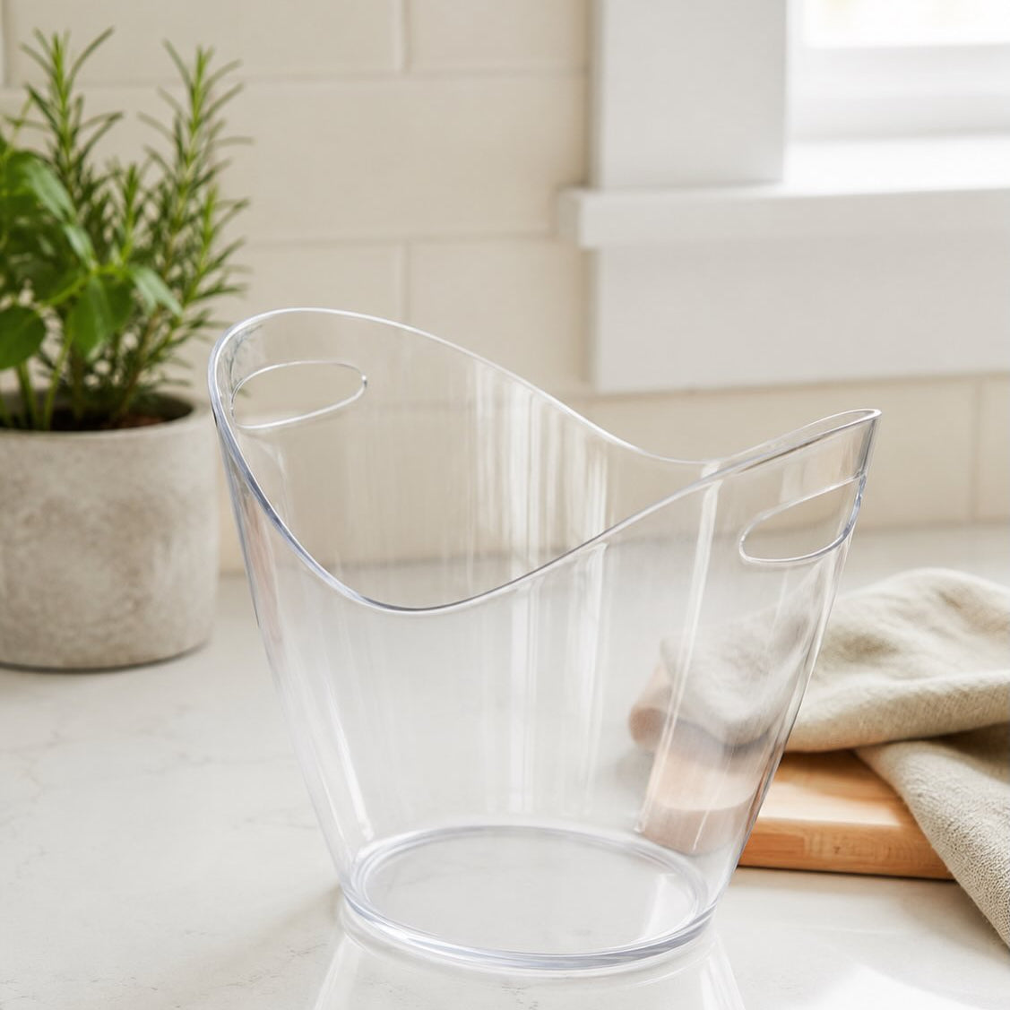 Limon Acrylic Serving Bowl 2-Liter (Transparent)