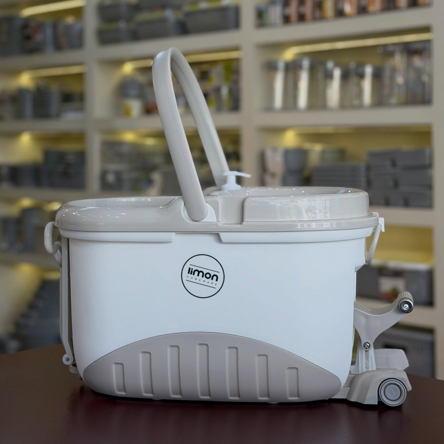Limon Walkable Mop with Pedal