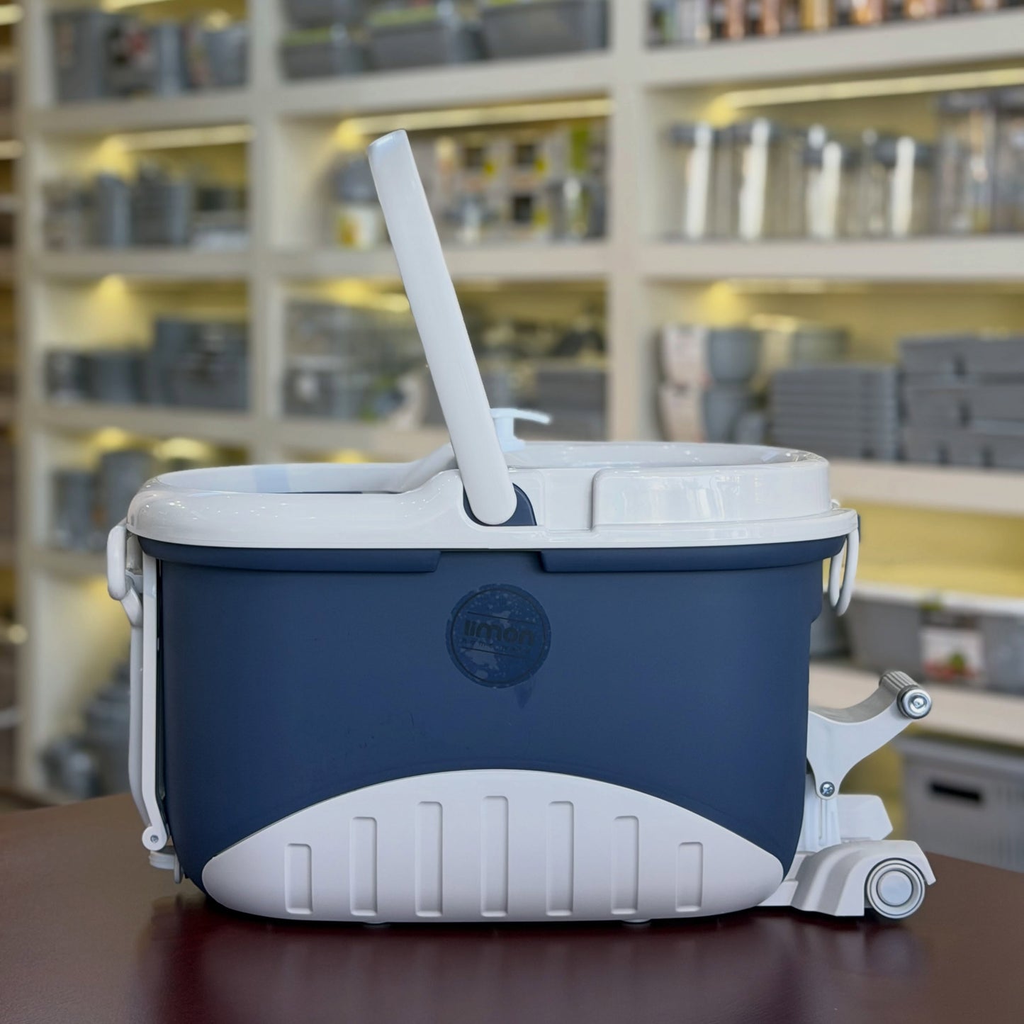 Limon Walkable Mop with Pedal