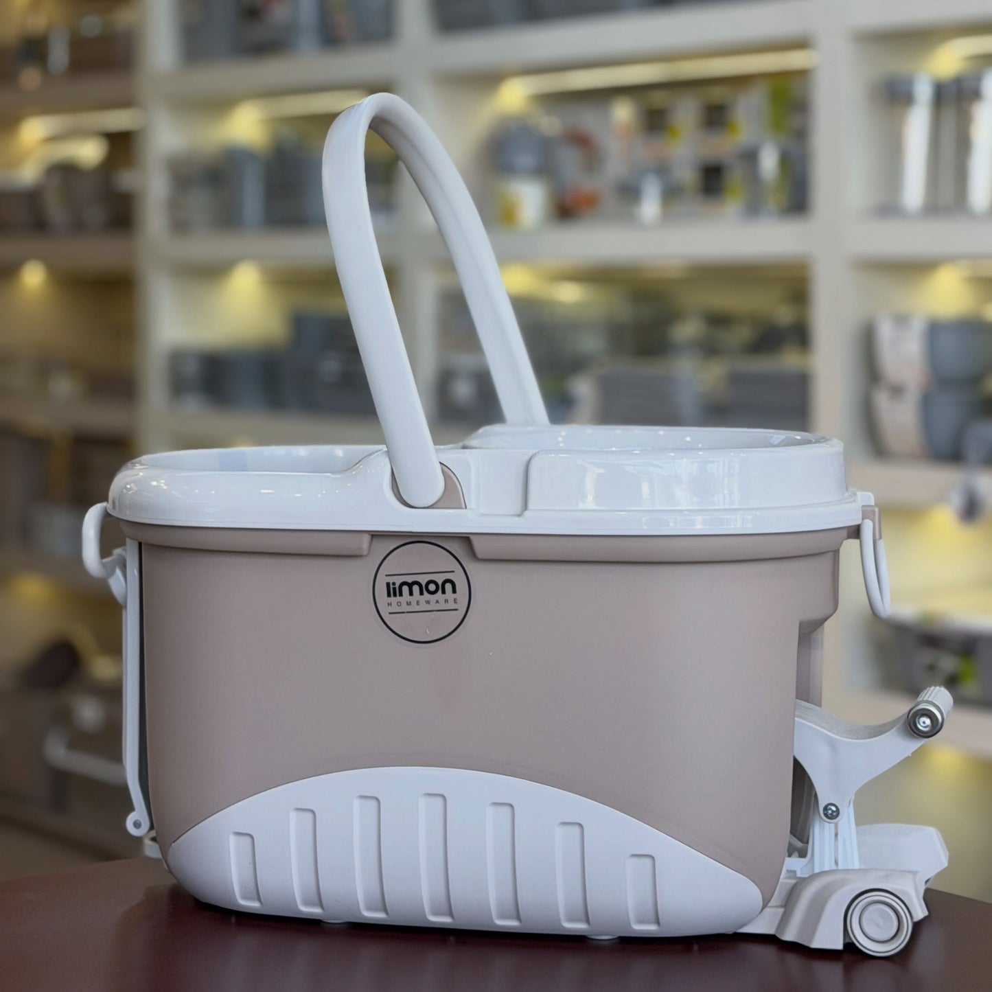 Limon Walkable Mop with Pedal