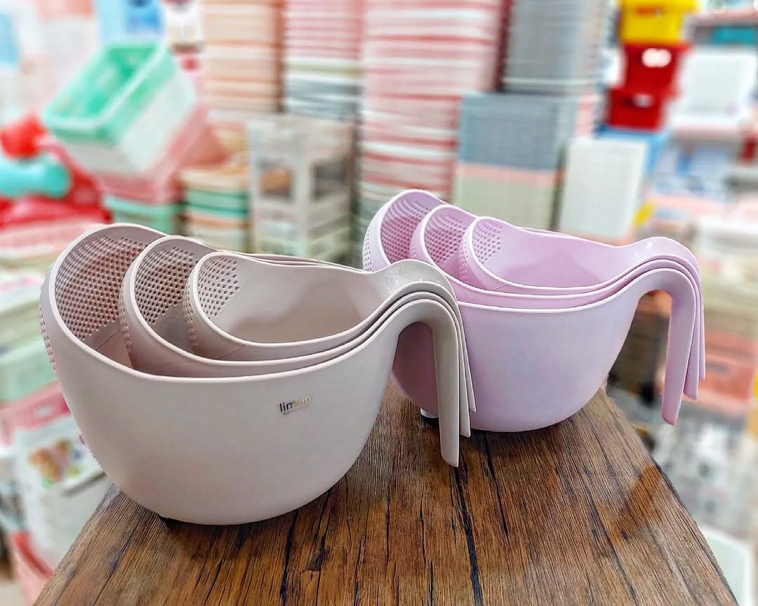 Limon Washing Bowl Set with Handle & Strainer!