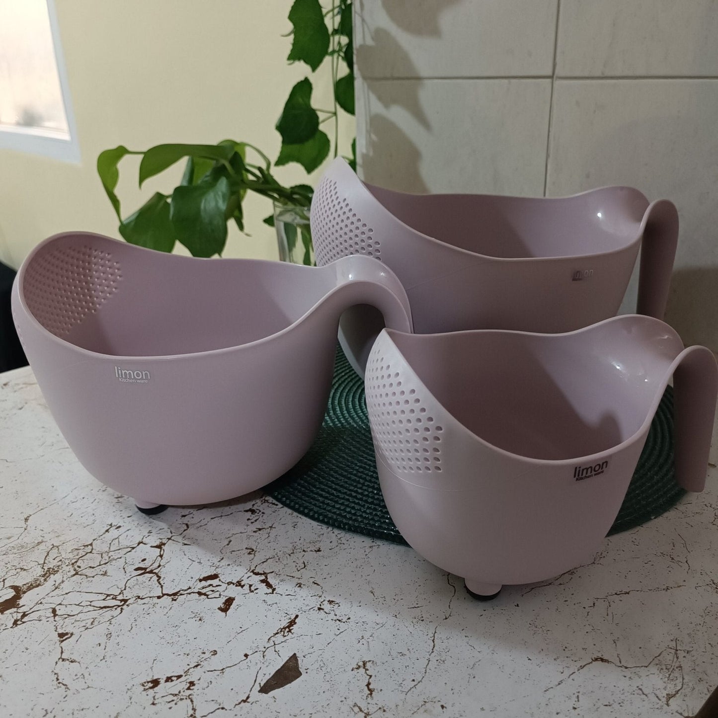 Limon Washing Bowl Set with Handle & Strainer!