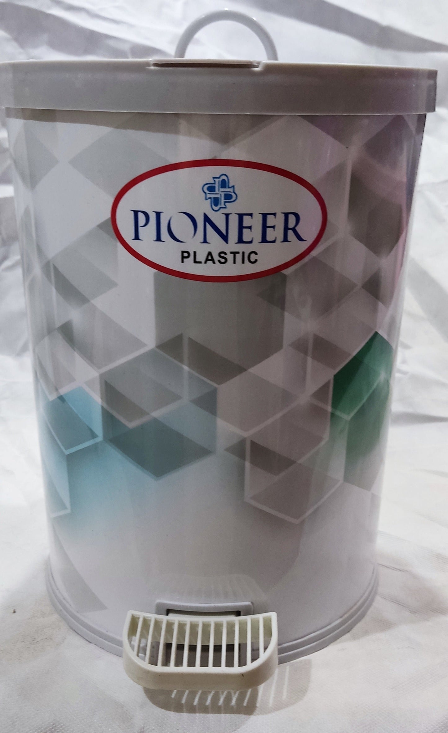 Pioneer Plastic Pedal Bin (Dustbin)!